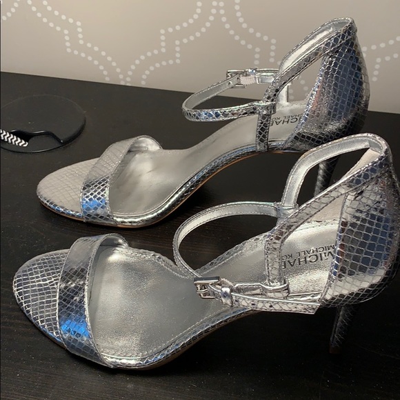 Micheal Kors heels, worn only once - Picture 3 of 5